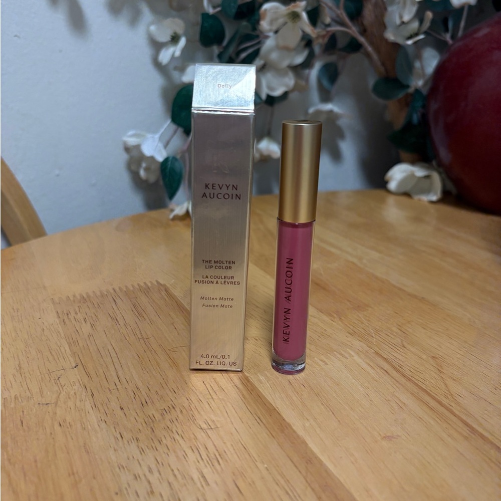Kevyn Aucoin ~ The Molten Lip Color ~ Dolly ~ 0.1 fl.oz Full Size BNIB Authentic